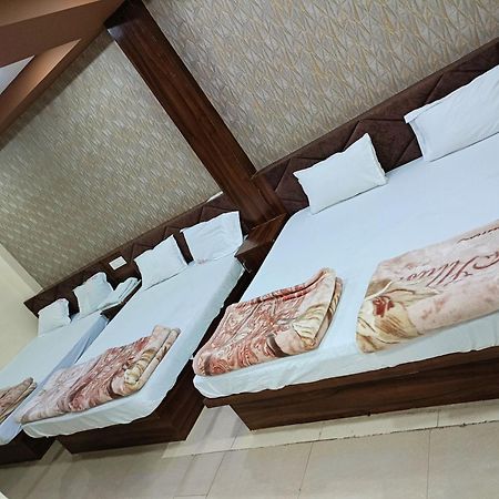 Green Leaf Hotel Удджайн Екстер'єр фото
