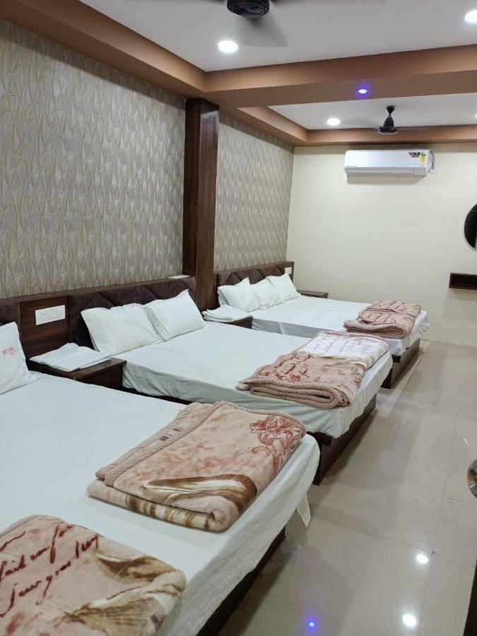 Green Leaf Hotel Удджайн Екстер'єр фото