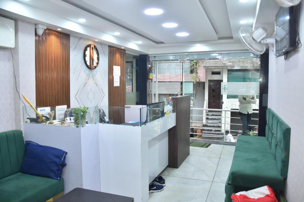 Green Leaf Hotel Удджайн Екстер'єр фото