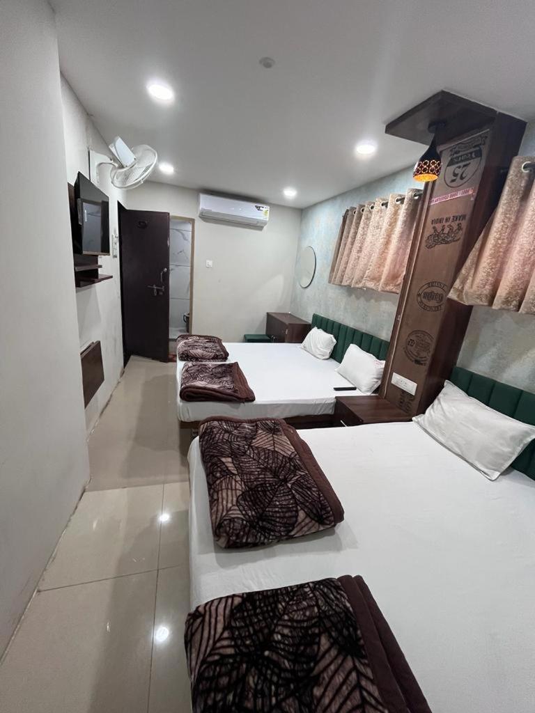 Green Leaf Hotel Удджайн Екстер'єр фото