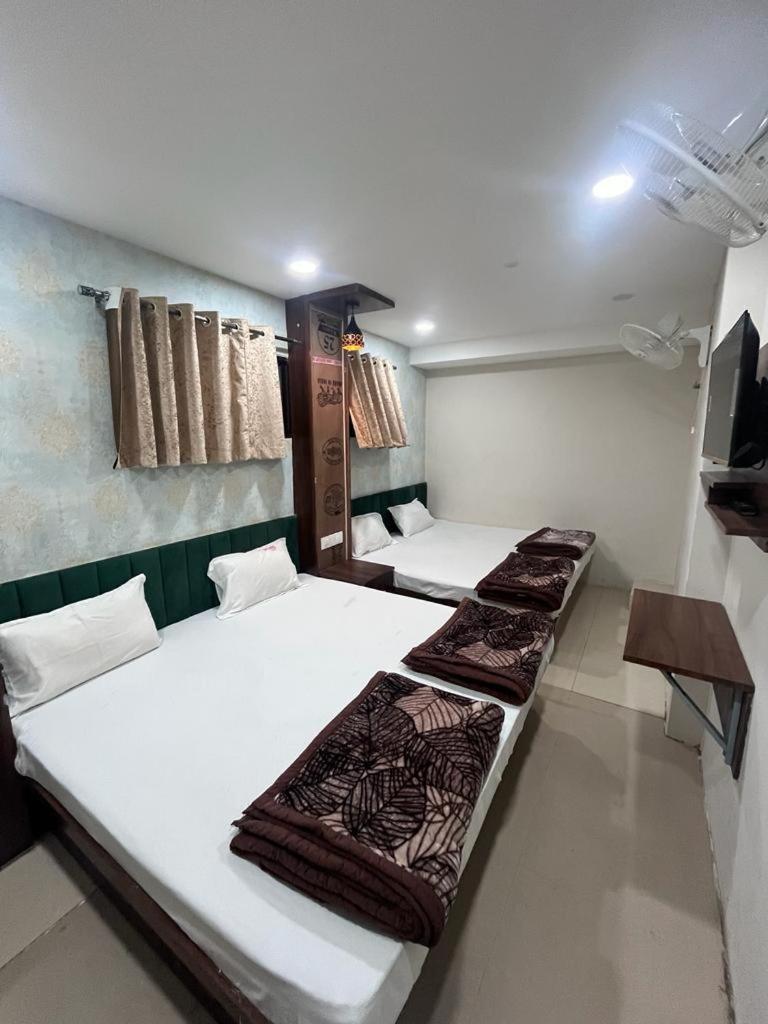 Green Leaf Hotel Удджайн Екстер'єр фото