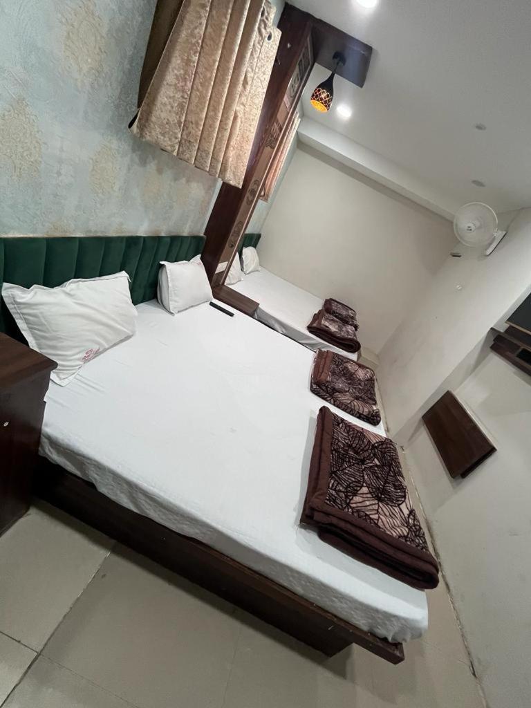 Green Leaf Hotel Удджайн Екстер'єр фото
