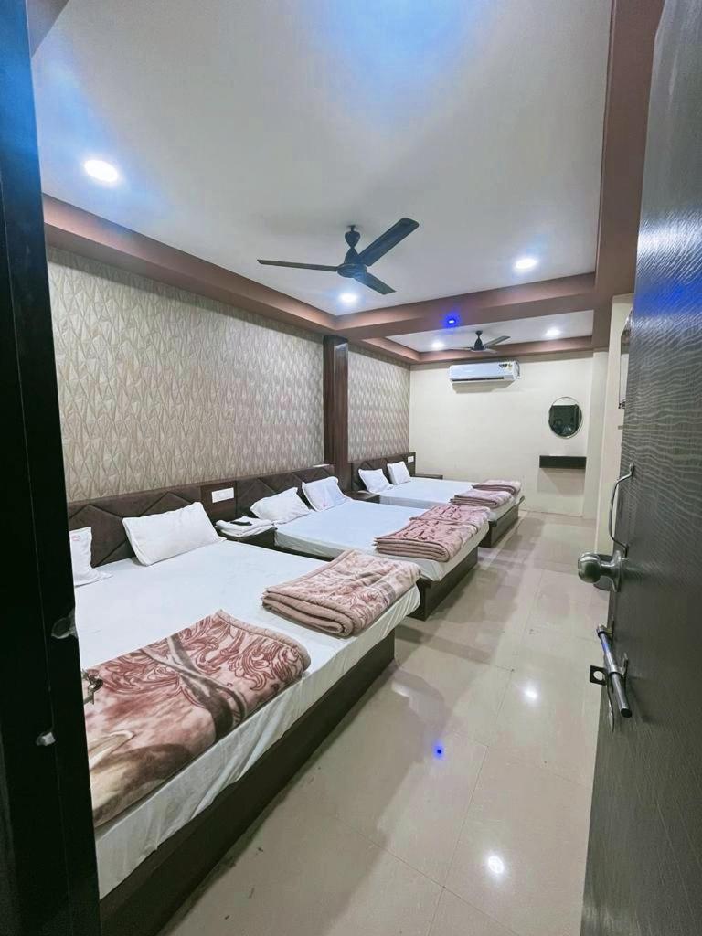 Green Leaf Hotel Удджайн Екстер'єр фото