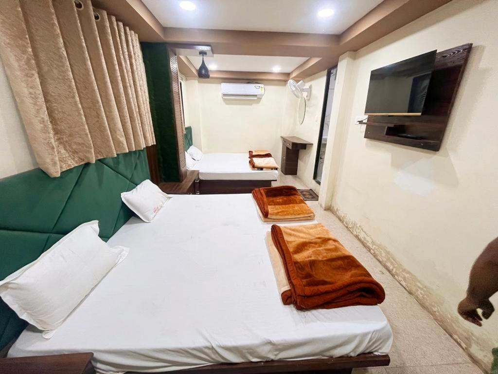 Green Leaf Hotel Удджайн Екстер'єр фото