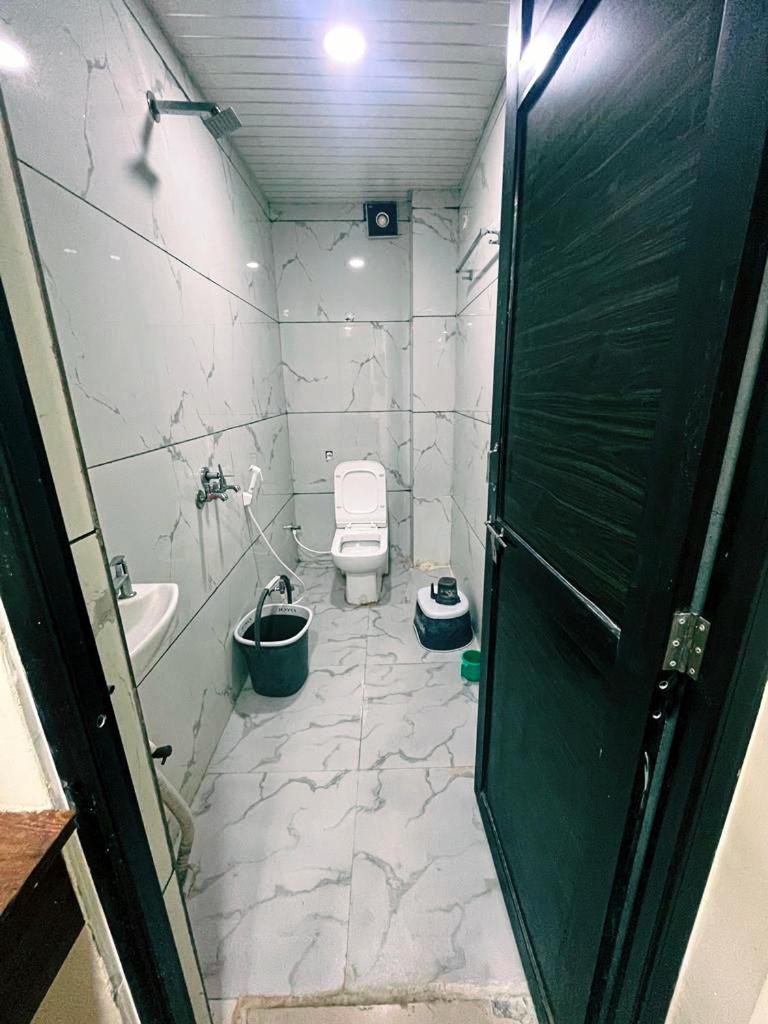 Green Leaf Hotel Удджайн Екстер'єр фото