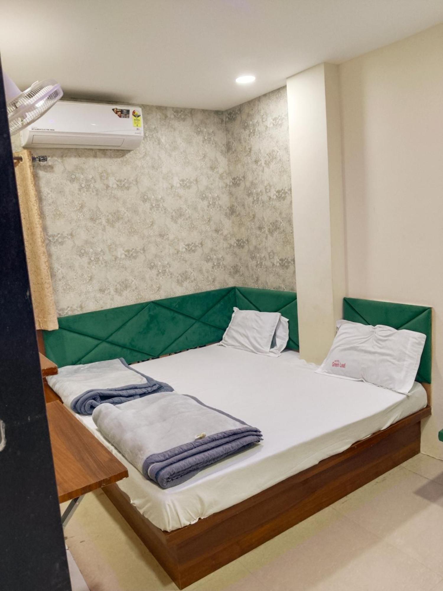 Green Leaf Hotel Удджайн Екстер'єр фото