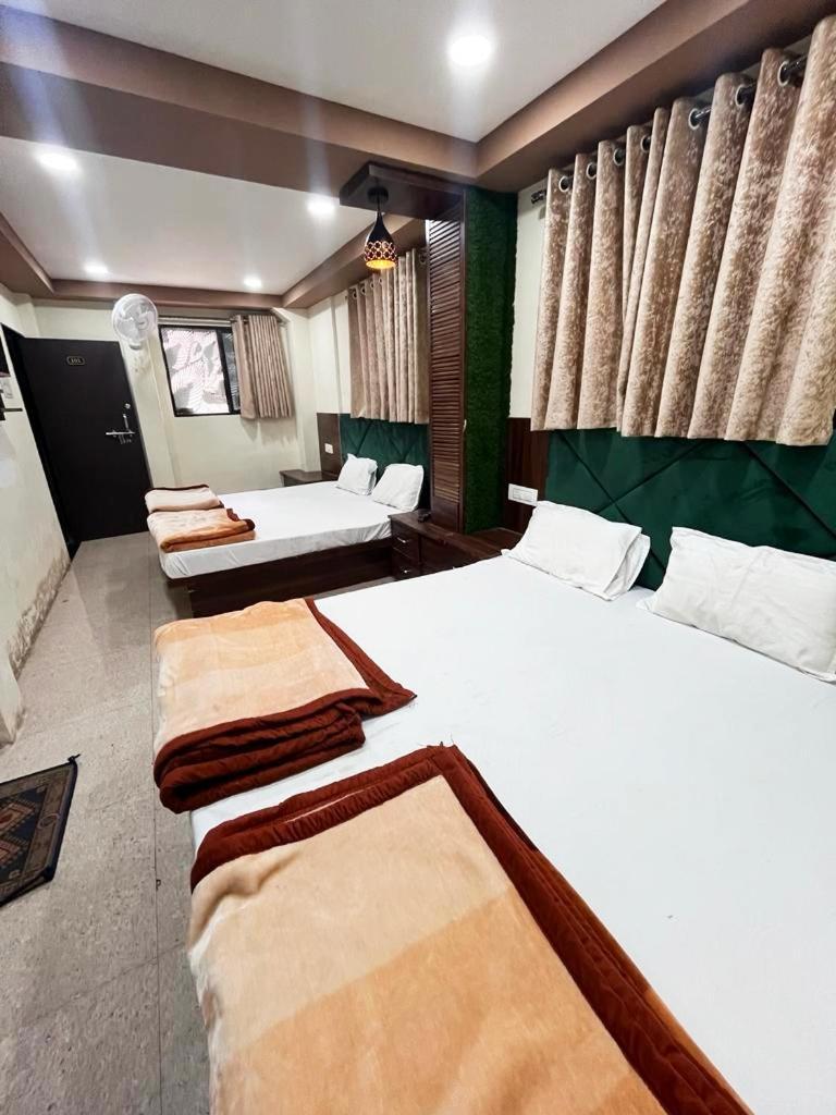 Green Leaf Hotel Удджайн Екстер'єр фото