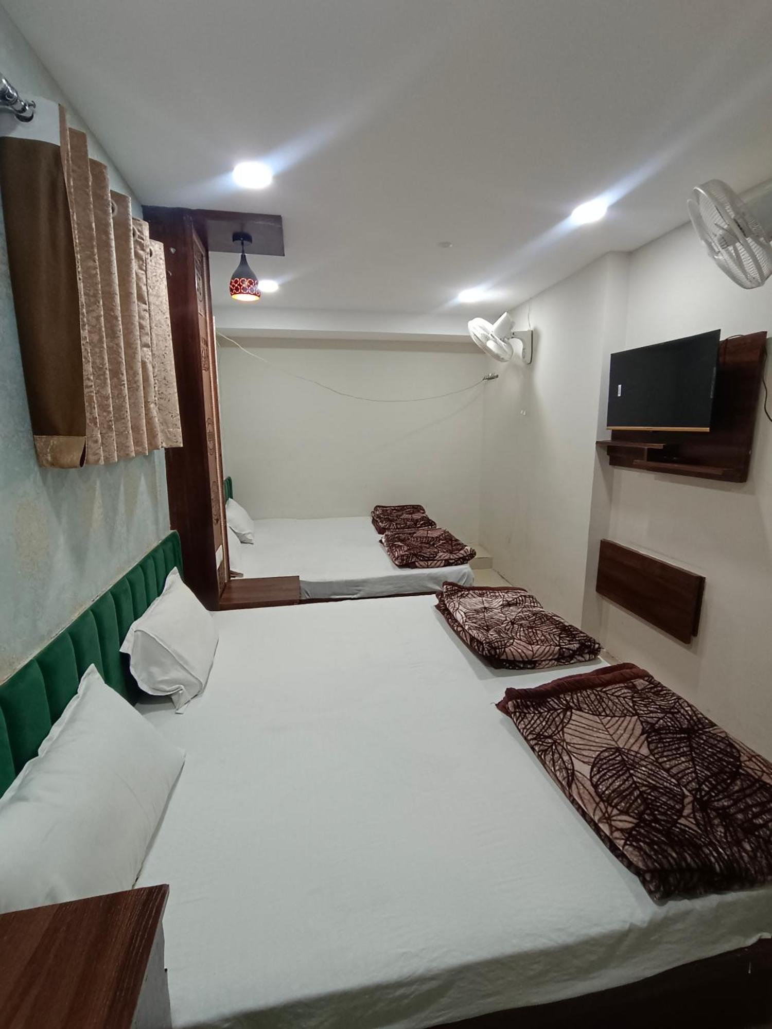 Green Leaf Hotel Удджайн Екстер'єр фото